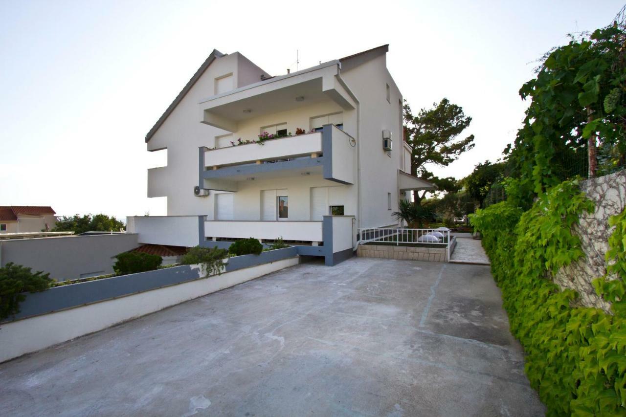 Apartment Topic Near The Beach Podstrana Esterno foto