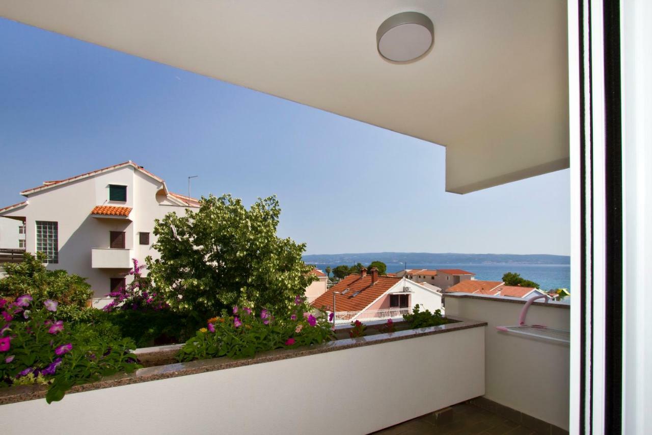 Apartment Topic Near The Beach Podstrana Esterno foto