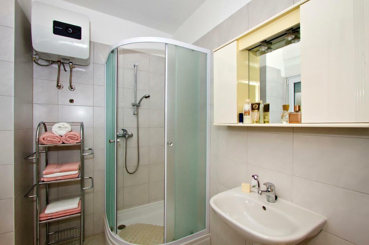 Apartment Topic Near The Beach Podstrana Esterno foto